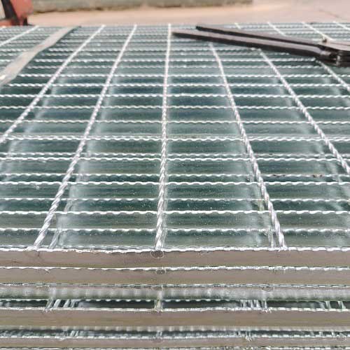 建筑材料新潮流：鍍鋅鋼格柵板加工技術(shù)的進化