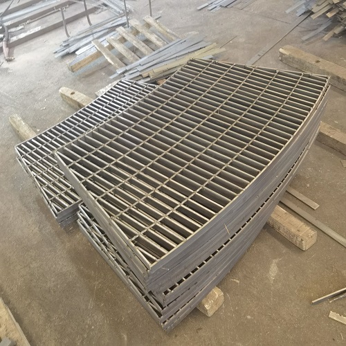 異型車(chē)庫(kù)用G405/30/100鋼格柵鋼格板選購(gòu)要點(diǎn)及解決方案