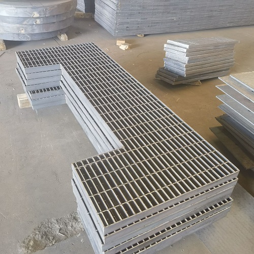 客戶案例：某工廠因貪便宜買劣質(zhì)鋼格板，損失超百萬(wàn)！