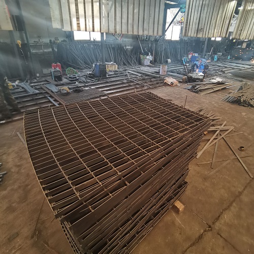 石化行業(yè)鋼格板防火方案：阻燃涂層如何選擇？