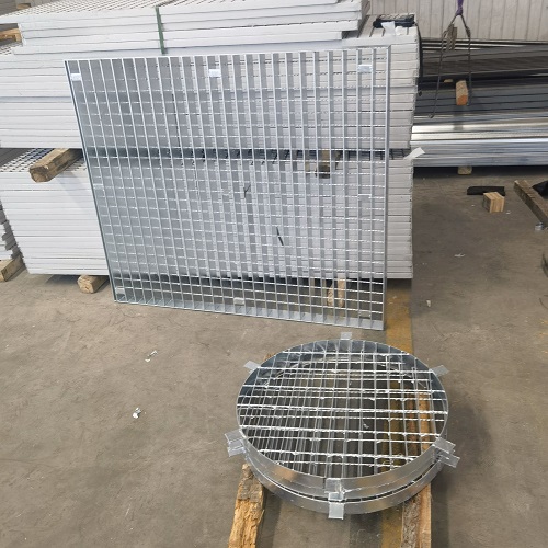 食品廠鋼格板選型：304不銹鋼還是鍍鋅更合適？