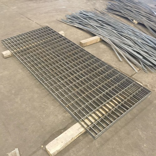 鋼格柵對比傳統材料，優(yōu)勢竟有這么多？