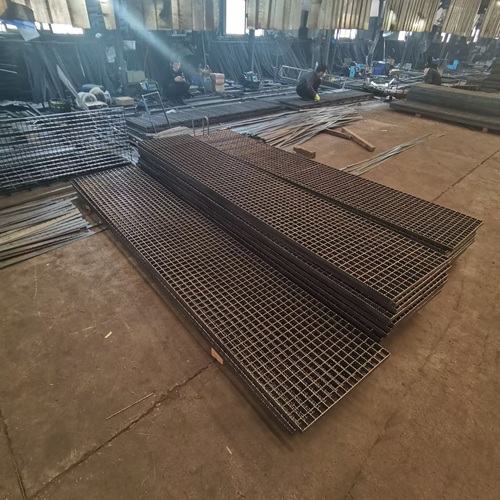 為什么說鋼格柵是工程建設(shè)的 “全能選手”？