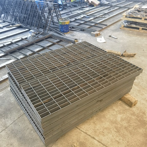 不同場(chǎng)景下鋼格板選型指南，照著買不踩雷