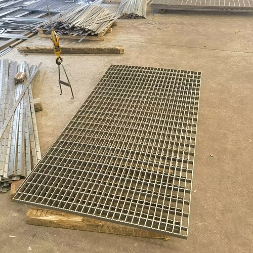 鋼格板還能用在城市廣場(chǎng)上效果太好了