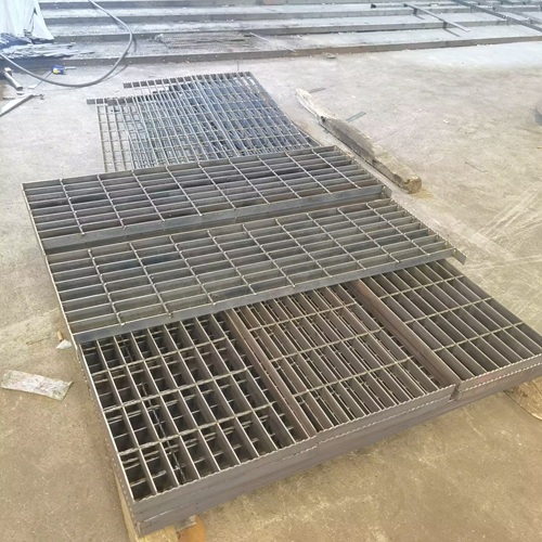 鋼格板還能用在城市廣場(chǎng)上效果太好了