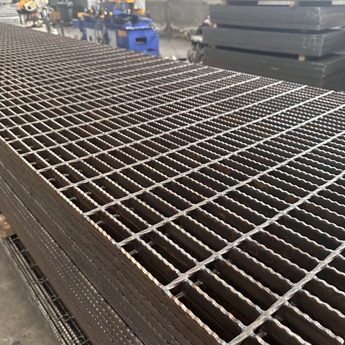 音樂(lè)節(jié)舞臺(tái)搭建必用鋼格板，承重強(qiáng)還易拆卸